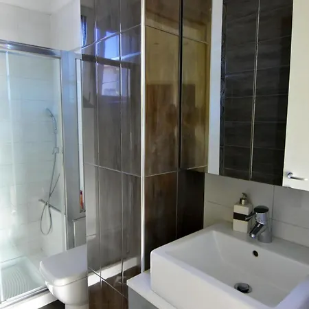 Apartment With Terrace Near Umag